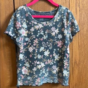 Cropped floral t-shirt